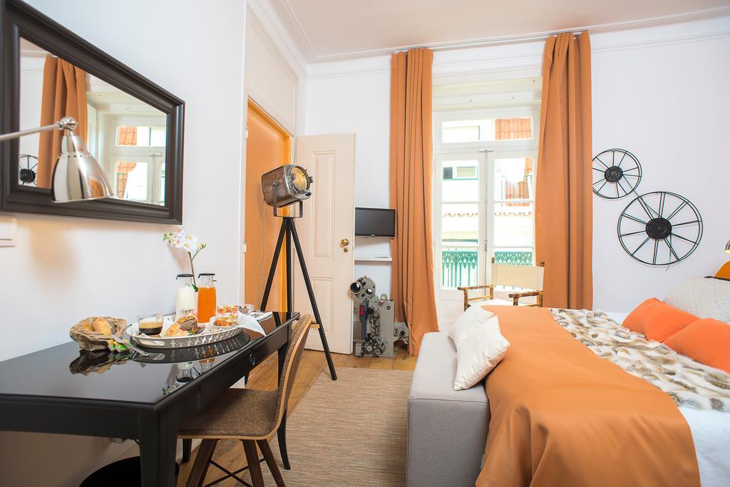 No Limit Bairro Alto Hostel ลิสบอน ภายนอก รูปภาพ