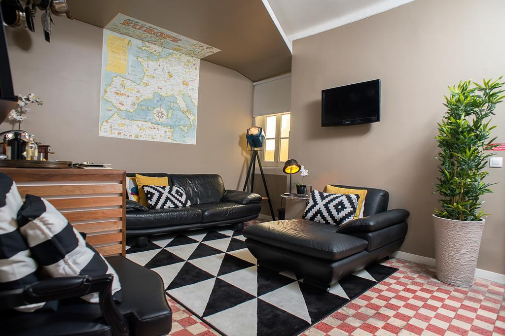 No Limit Bairro Alto Hostel ลิสบอน ภายนอก รูปภาพ