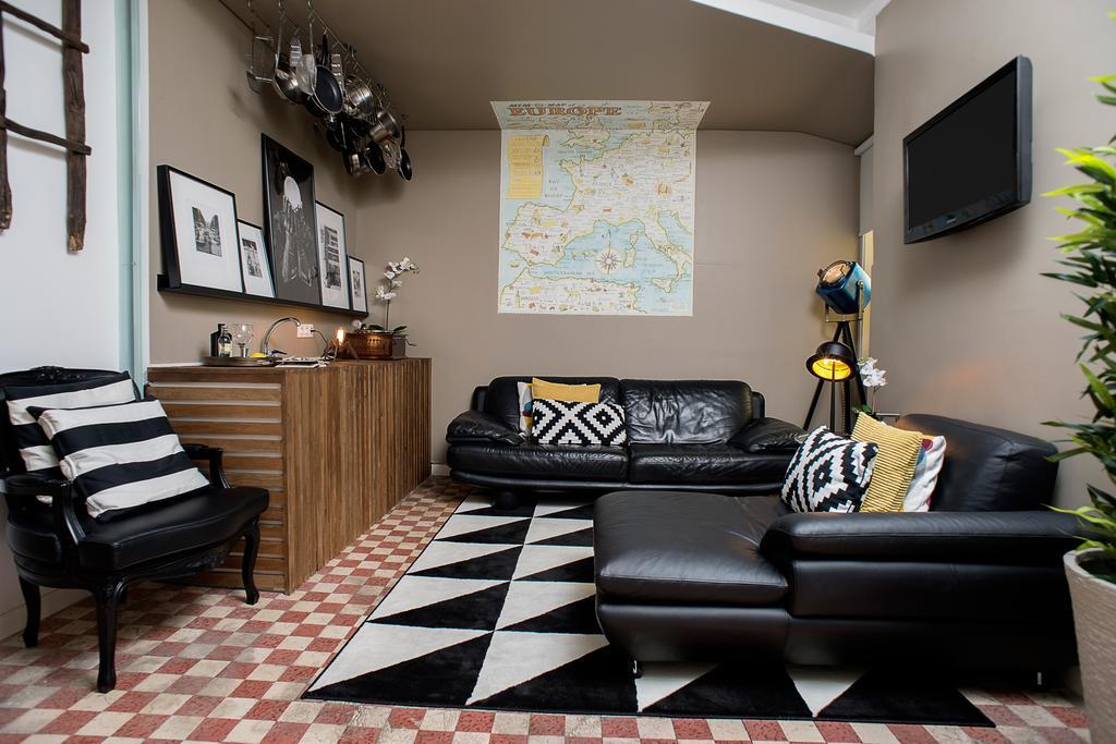 No Limit Bairro Alto Hostel ลิสบอน ภายนอก รูปภาพ