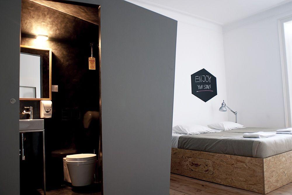 No Limit Bairro Alto Hostel ลิสบอน ภายนอก รูปภาพ