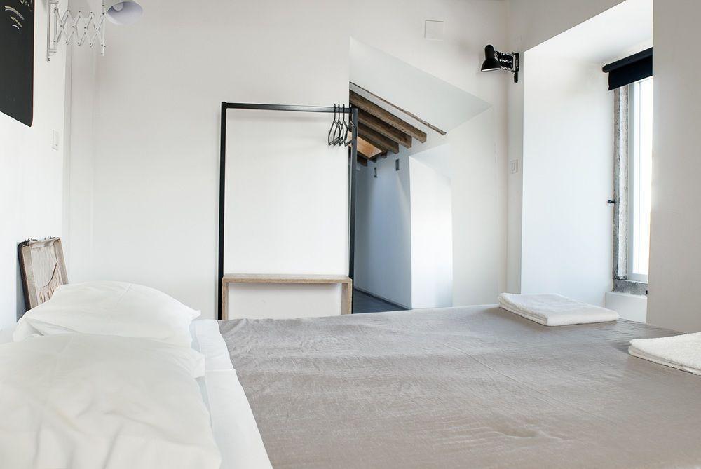 No Limit Bairro Alto Hostel ลิสบอน ภายนอก รูปภาพ