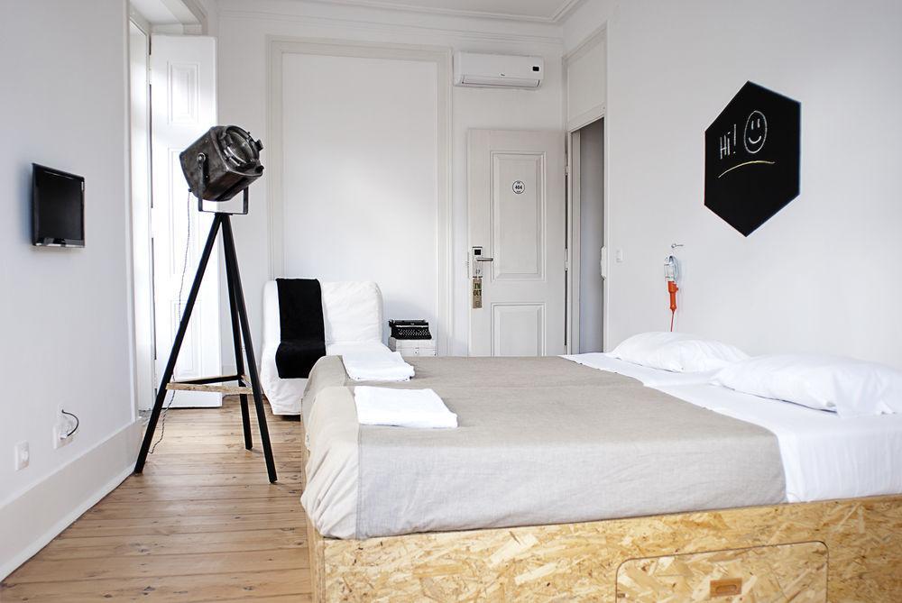 No Limit Bairro Alto Hostel ลิสบอน ภายนอก รูปภาพ