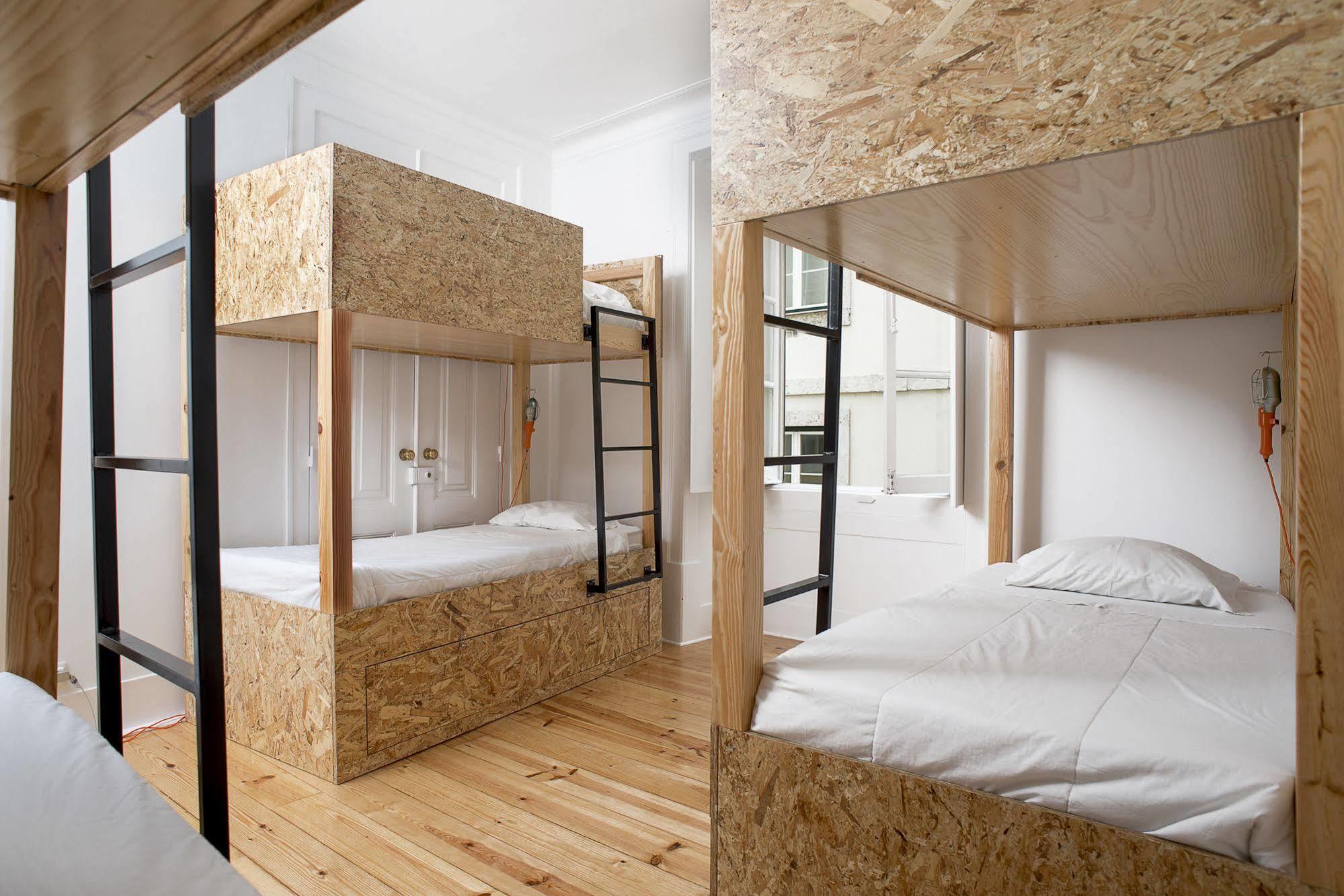 No Limit Bairro Alto Hostel ลิสบอน ภายนอก รูปภาพ