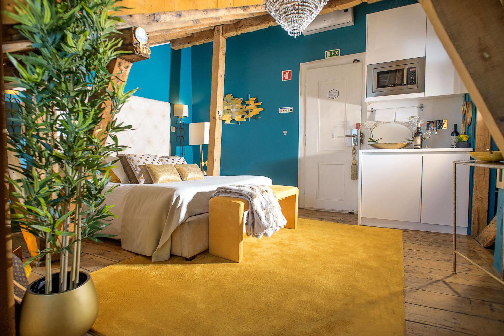No Limit Bairro Alto Hostel ลิสบอน ภายนอก รูปภาพ