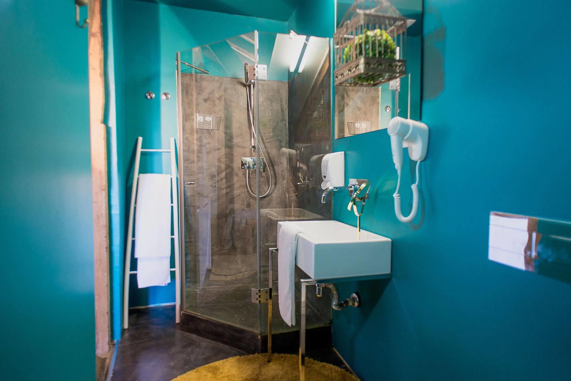 No Limit Bairro Alto Hostel ลิสบอน ภายนอก รูปภาพ