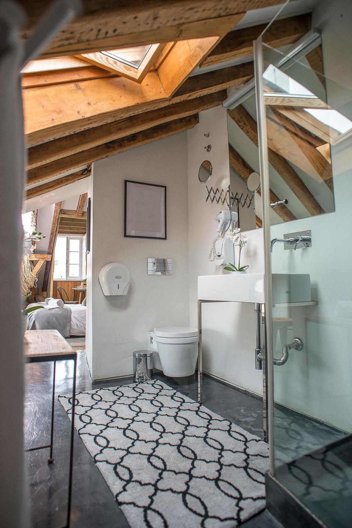 No Limit Bairro Alto Hostel ลิสบอน ภายนอก รูปภาพ