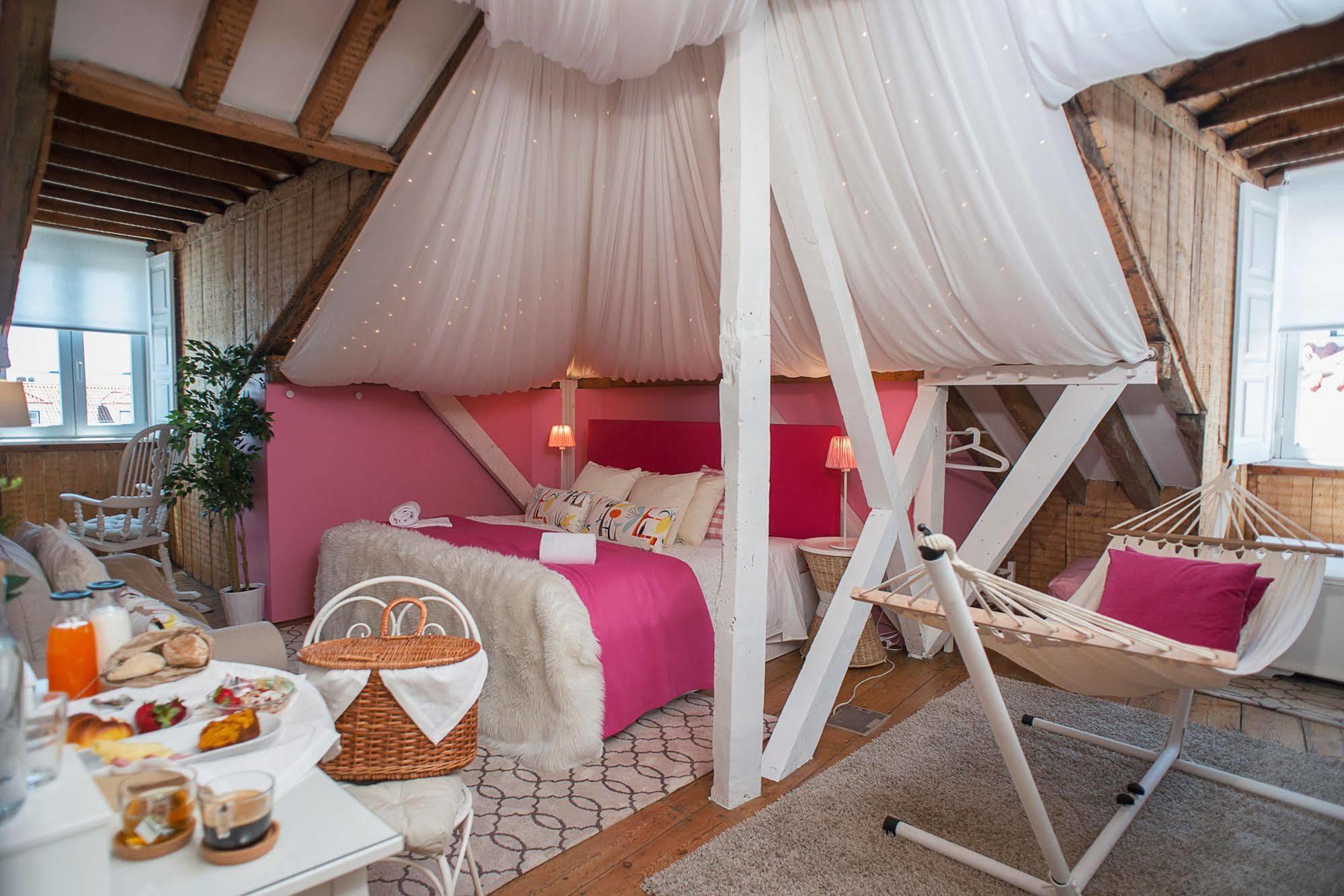 No Limit Bairro Alto Hostel ลิสบอน ภายนอก รูปภาพ