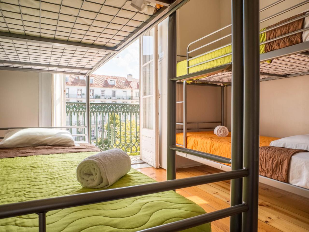 No Limit Bairro Alto Hostel ลิสบอน ภายนอก รูปภาพ