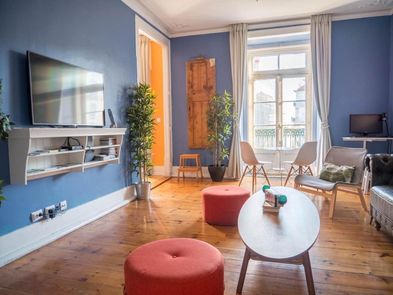 No Limit Bairro Alto Hostel ลิสบอน ภายนอก รูปภาพ