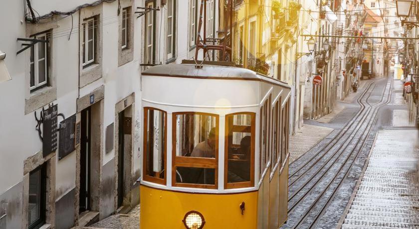 No Limit Bairro Alto Hostel ลิสบอน ภายนอก รูปภาพ