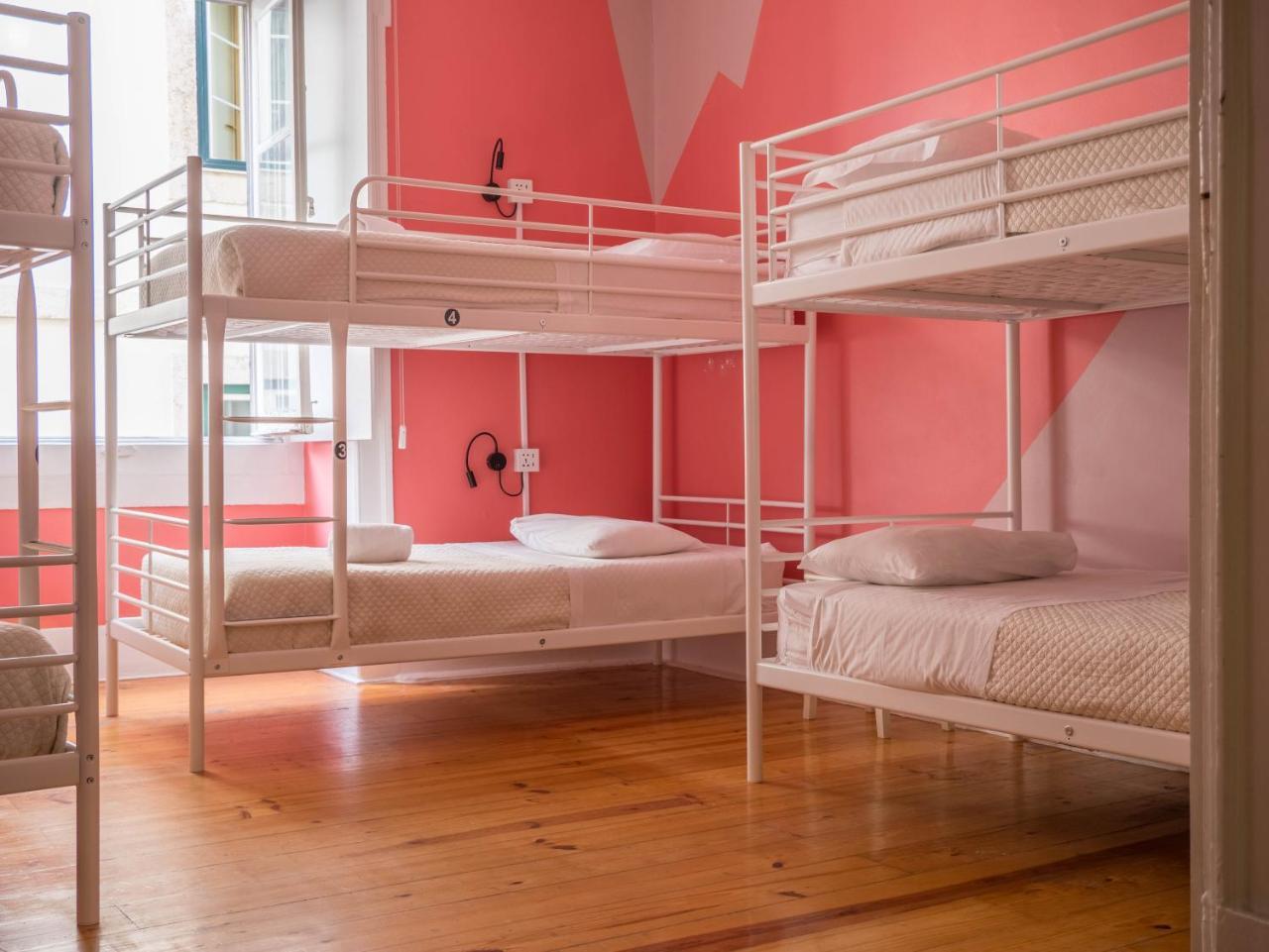No Limit Bairro Alto Hostel ลิสบอน ภายนอก รูปภาพ