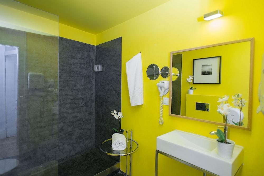 No Limit Bairro Alto Hostel ลิสบอน ภายนอก รูปภาพ